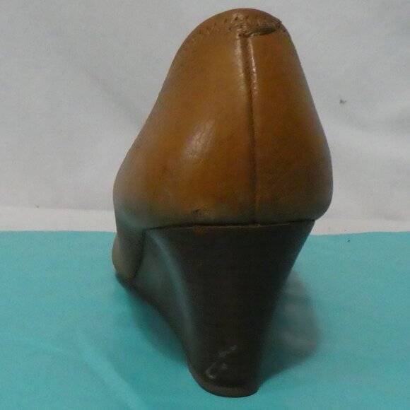 TORY BURCH | 9.5 inch bottom measured | Tory Burch Sally Wedge - Picture 10 of 15